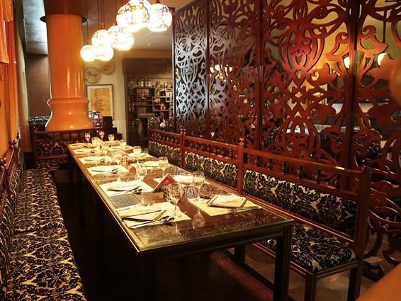رستوران ایرانی هزاردستان